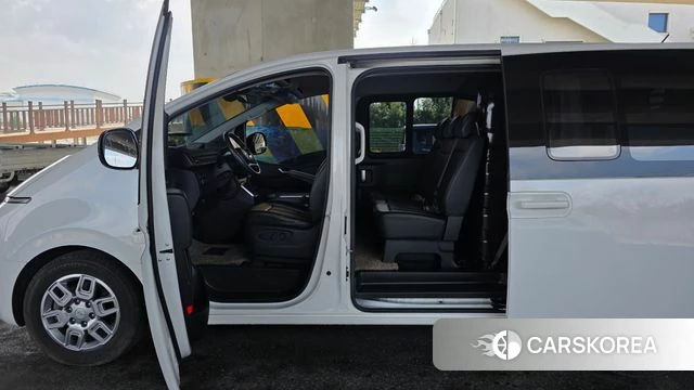 Hyundai Staria id 3872118 из Кореи 8