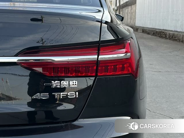 Audi A6L id 4271276 из Китая 8