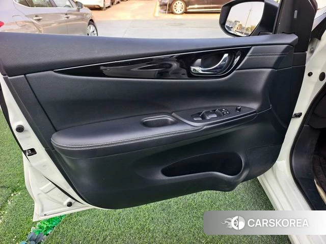 Nissan TIIDA id 4272736 из Китая 8