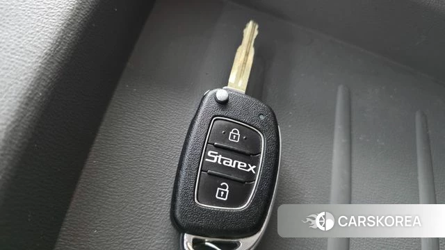 Hyundai The New Grand Starex id 4647630 из Кореи 8