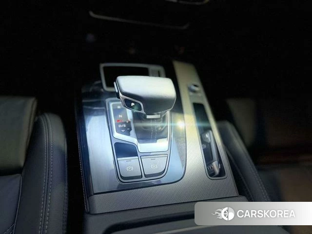 Audi Q5L id 4328915 из Китая 8
