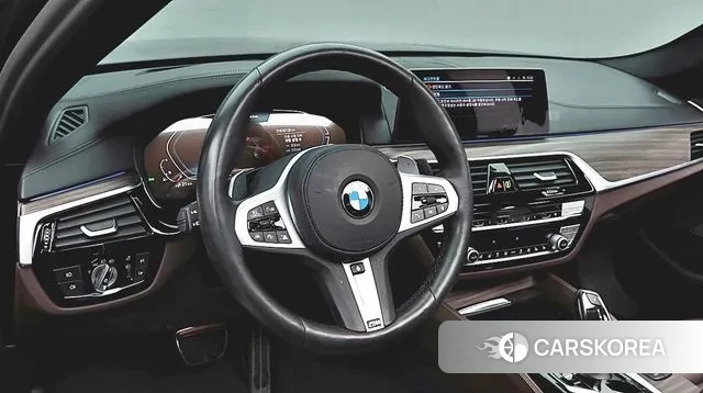 BMW 5 Series (G30) id 3302238 из Кореи 8