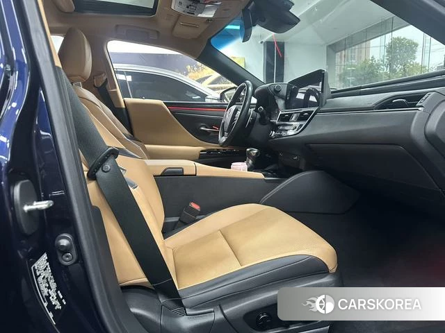 Lexus ES id 4279271 из Китая 8