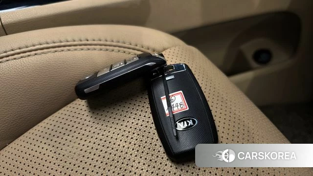 Kia The New Carnival id 4384692 из Кореи 8