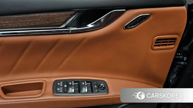 Maserati Quattroporte id 4698005 из Кореи 8