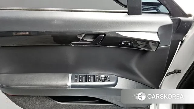 Hyundai Grandeur (GN7) id 3614987 из Кореи 8