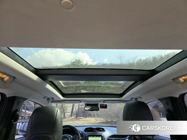 Jeep Renegade id 3899910 из Кореи 8