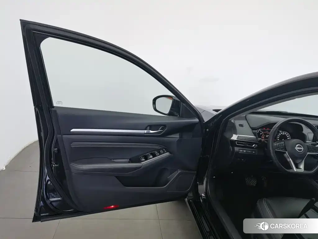 Nissan Teana id 4570689 из Китая 8