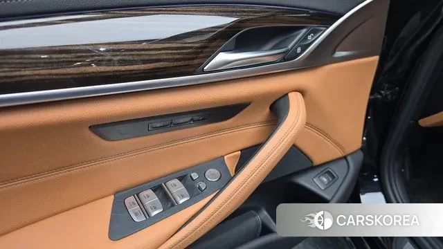 BMW 5 Series (G30) id 3664817 из Кореи 8