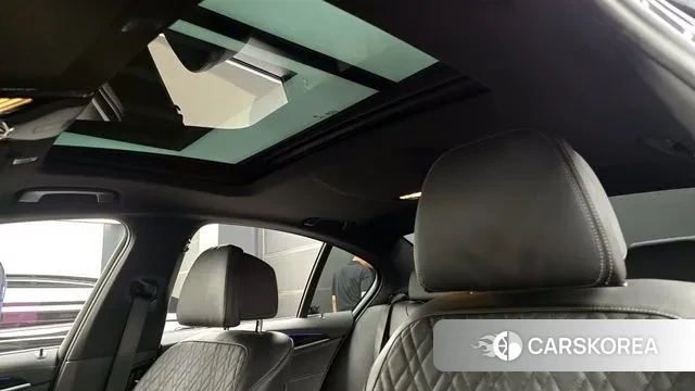 BMW 5 Series (G30) id 2901833 из Кореи 8