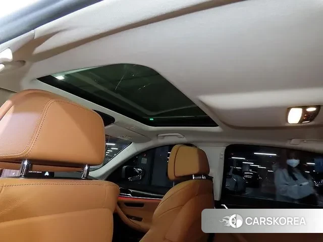 BMW 5 Series (G30) id 3722443 из Кореи 8