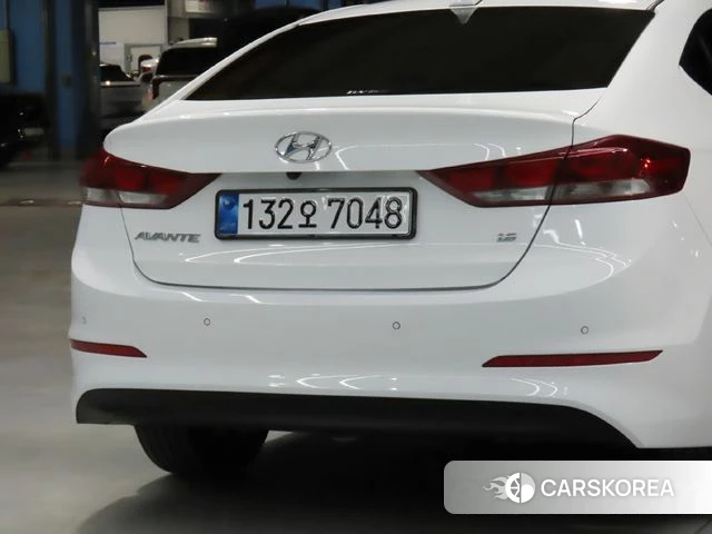 Hyundai Avante AD id 3853834 из Кореи 8
