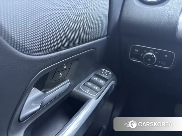 Mercedes-Benz GLB id 4290711 из Китая 9