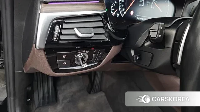 BMW 6 Series GT (G32) id 3682398 из Кореи 9