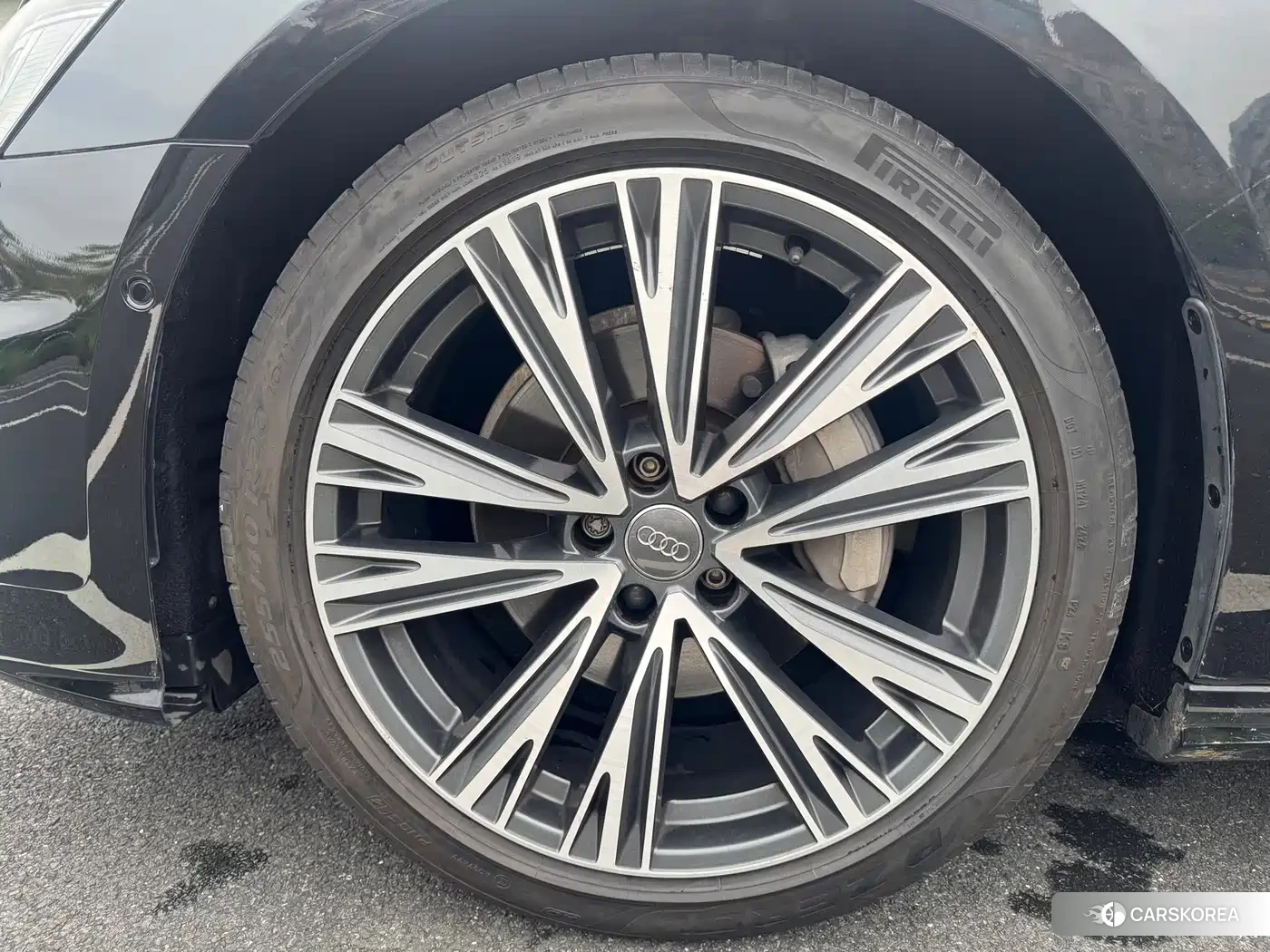 Audi A6L id 4601877 из Китая 9