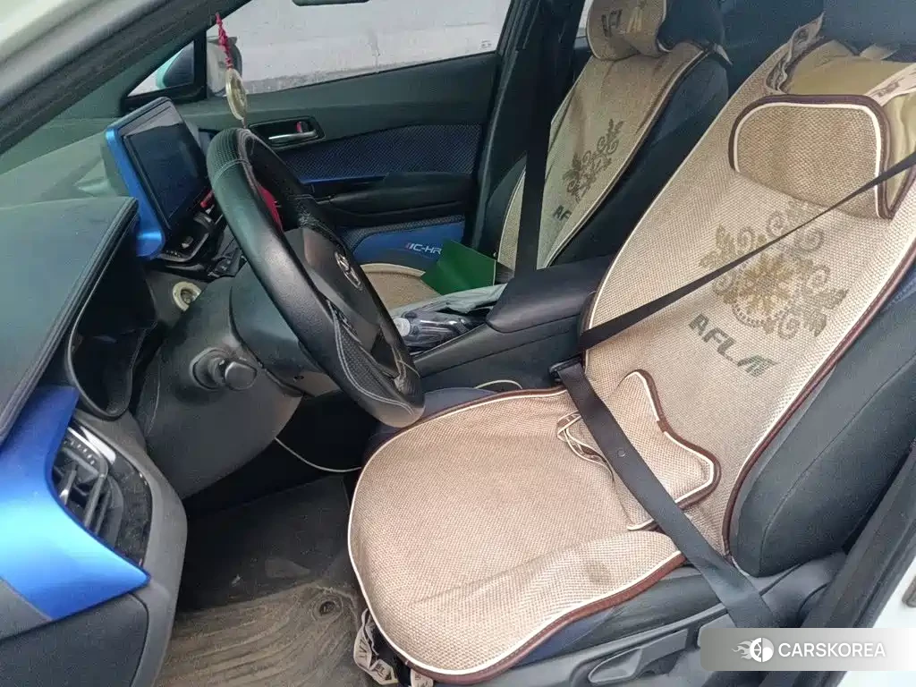 Toyota C-HR EV id 4674399 из Китая 9