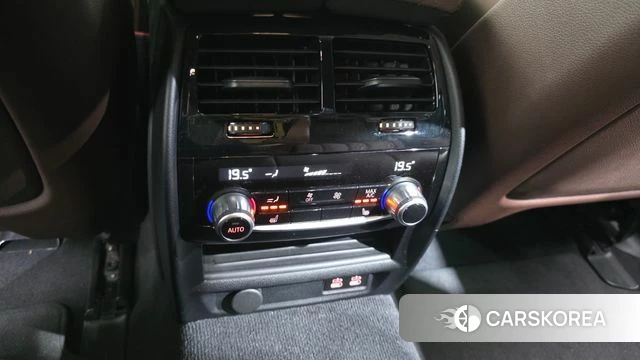 BMW 5 Series (G30) id 4579413 из Кореи 9