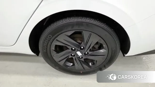 Hyundai Avante Hybrid (CN7) id 3003857 из Кореи 9