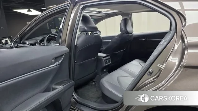 Toyota Camry (XV70) id 3251906 из Кореи 9