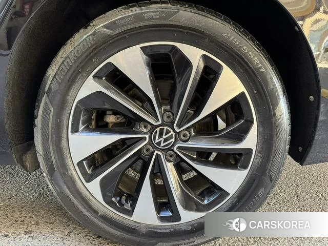Volkswagen Passat id 4276152 из Китая 9