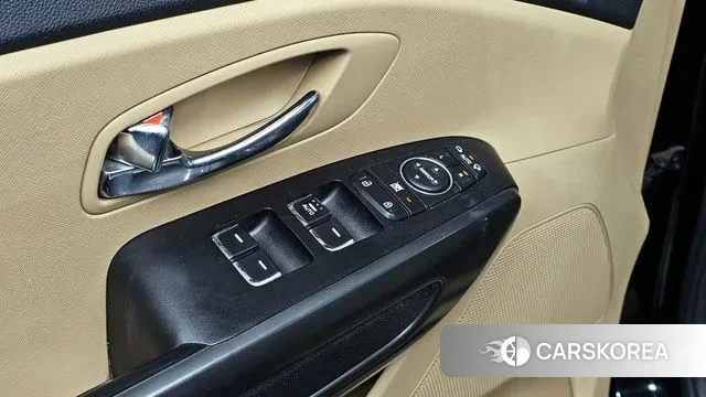 Kia All New Carnival id 3536402 из Кореи 9