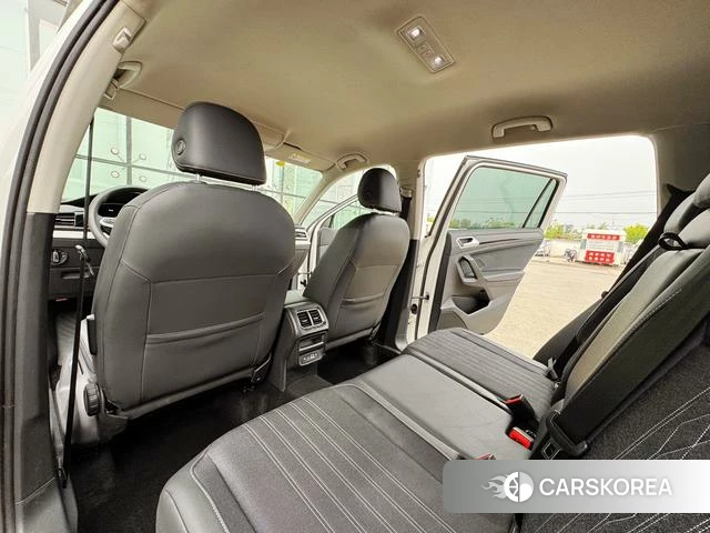 Volkswagen Tiguan L id 4208576 из Китая 9