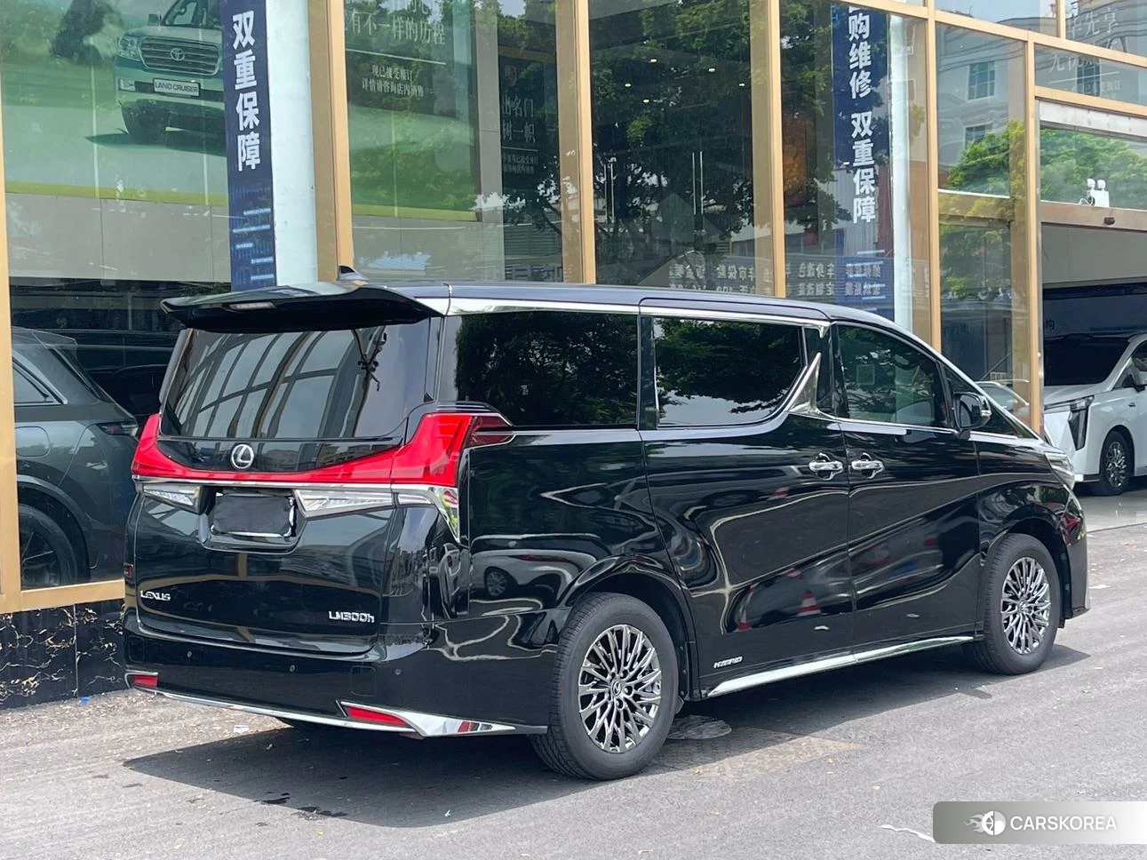 Lexus LM id 4510927 из Китая 9