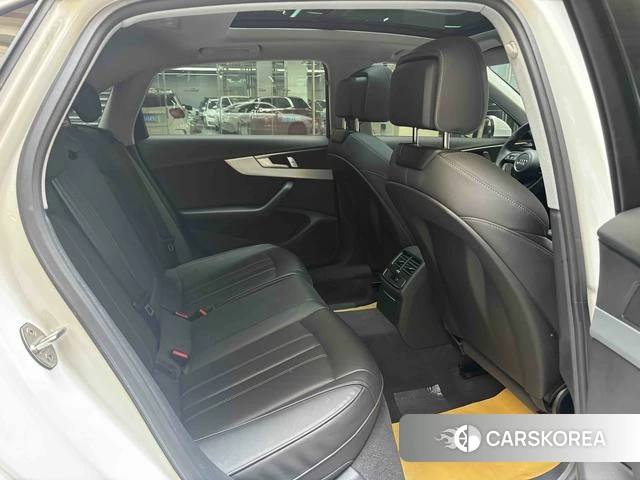 Audi A4L id 4300877 из Китая 9