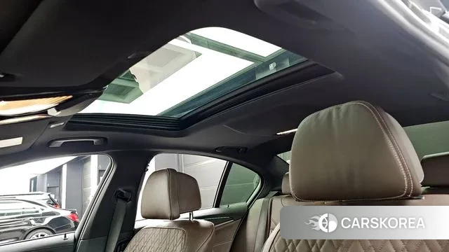 BMW 5 Series (G30) id 3708234 из Кореи 9