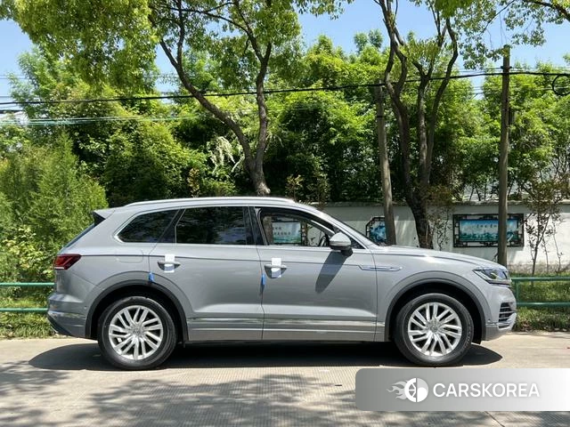 Volkswagen Touareg id 4211570 из Китая 9