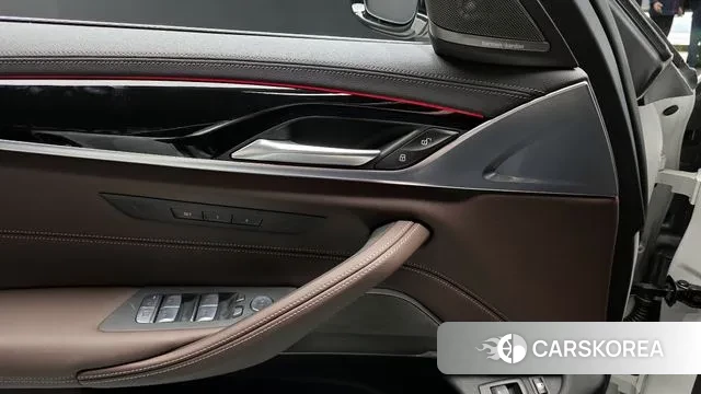 BMW 5 Series (G30) id 3787622 из Кореи 9