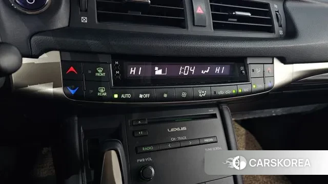 Lexus CT200h id 3578619 из Кореи 9