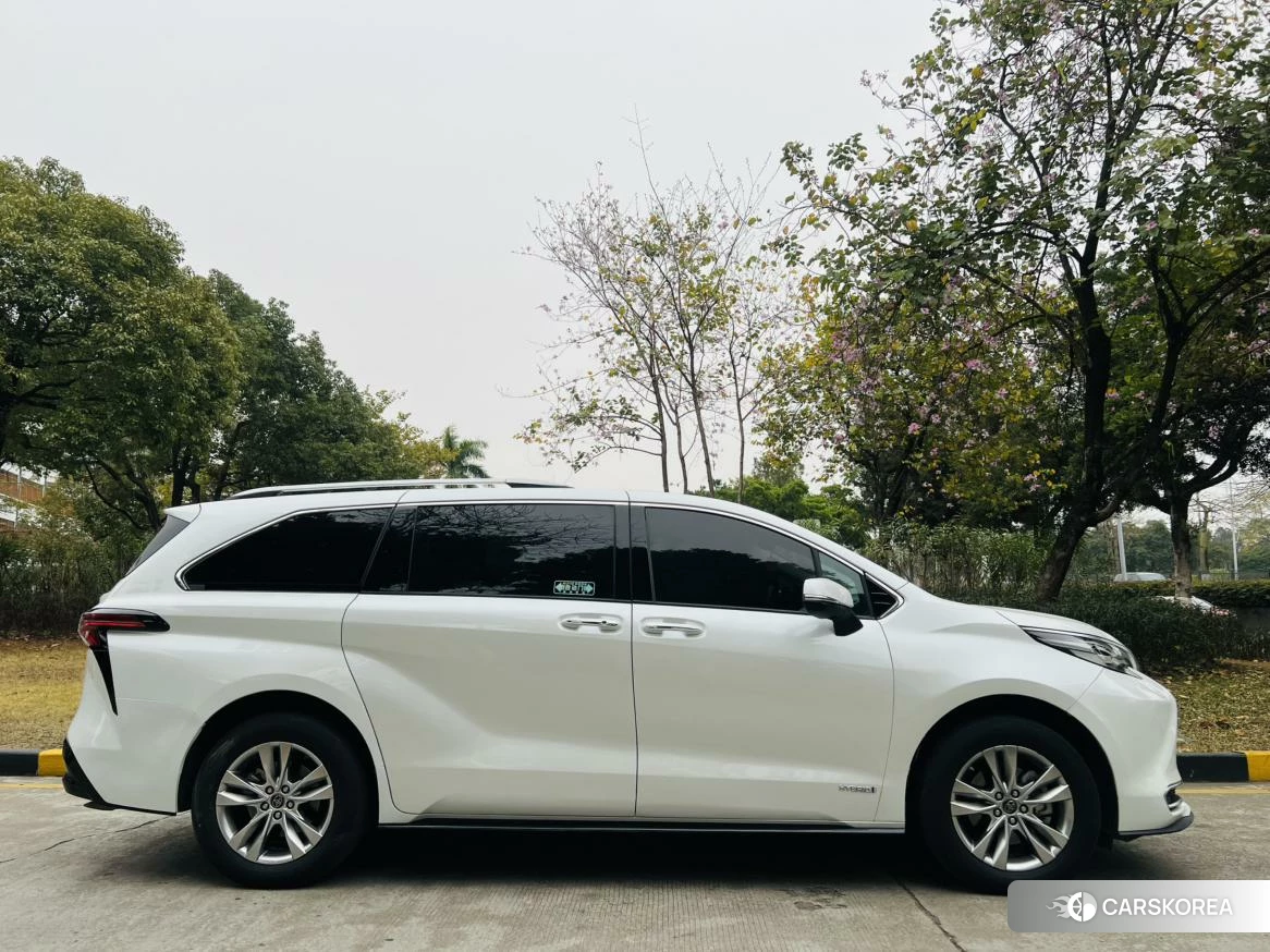 Toyota Saina id 4452559 из Китая 9