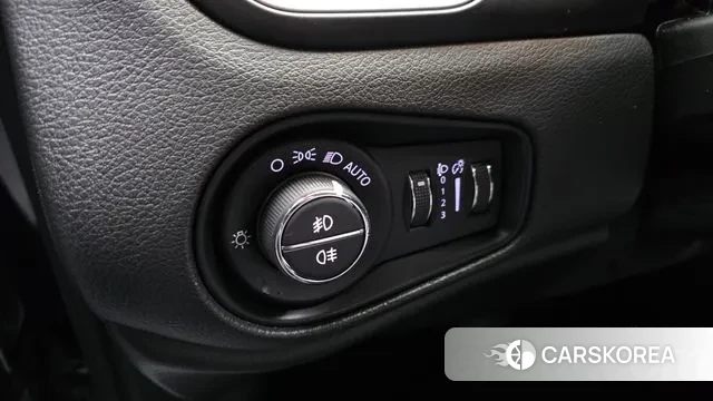 Jeep Renegade id 3681285 из Кореи 9