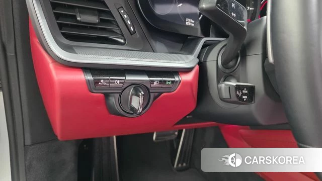 Porsche 911(992) id 4324651 из Кореи 9