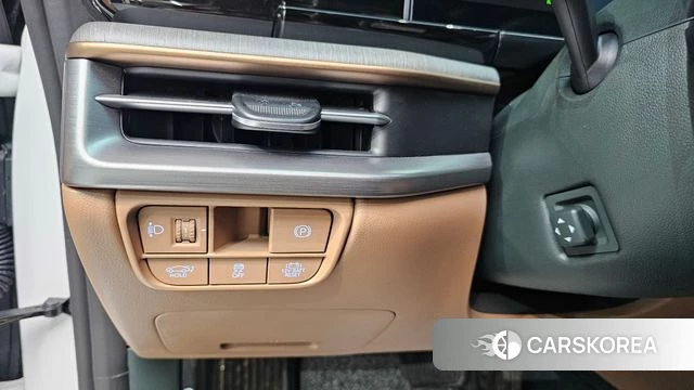 Hyundai Grandeur Hybrid (GN7) id 3850842 из Кореи 9