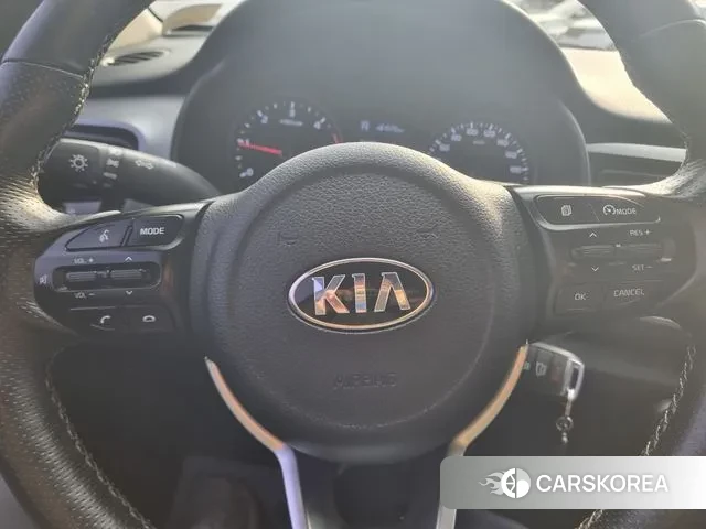 Kia Stonic id 3617302 из Кореи 9