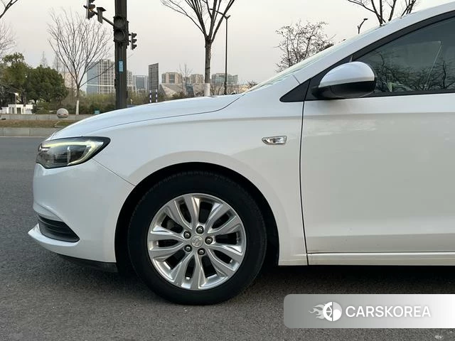 Buick Yinglang id 4209604 из Китая 9