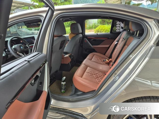 BMW 5 Series (G60) id 4499459 из Кореи 9