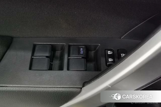 Toyota Corolla dual engine E+ id 4276506 из Китая 9