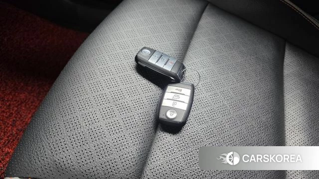 Kia Stonic id 4900521 из Кореи 9