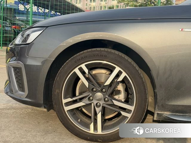 Audi A4L id 4299761 из Китая 9