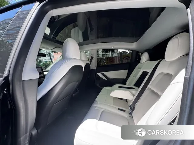 Tesla Model Y id 3508990 из Кореи 9