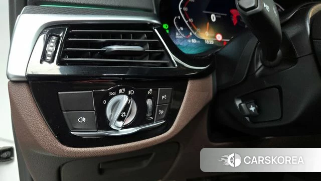 BMW 5 Series (G30) id 4343321 из Кореи 9