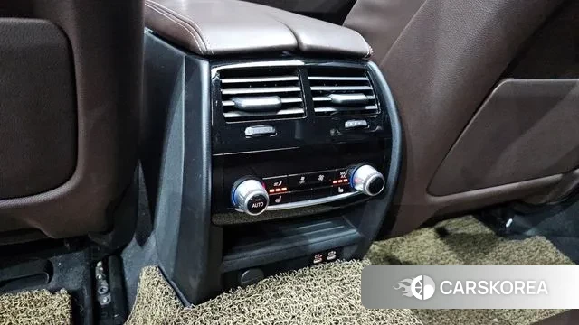 BMW 5 Series (G30) id 3697097 из Кореи 9