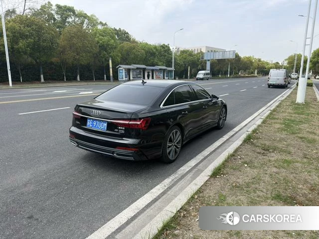 Audi A6L id 4253912 из Китая 9