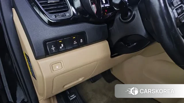 Kia All New Carnival id 3161986 из Кореи 9