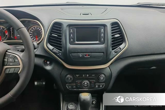 Jeep Free light id 4253562 из Китая 9