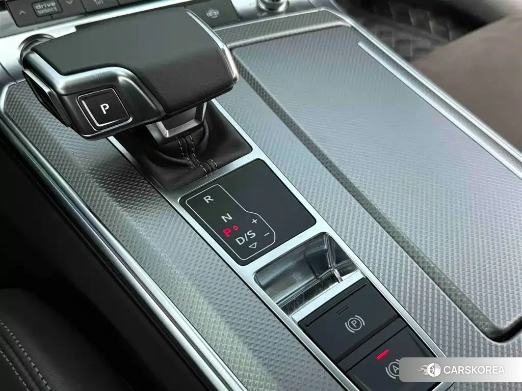 Audi A7L id 4577417 из Китая 9
