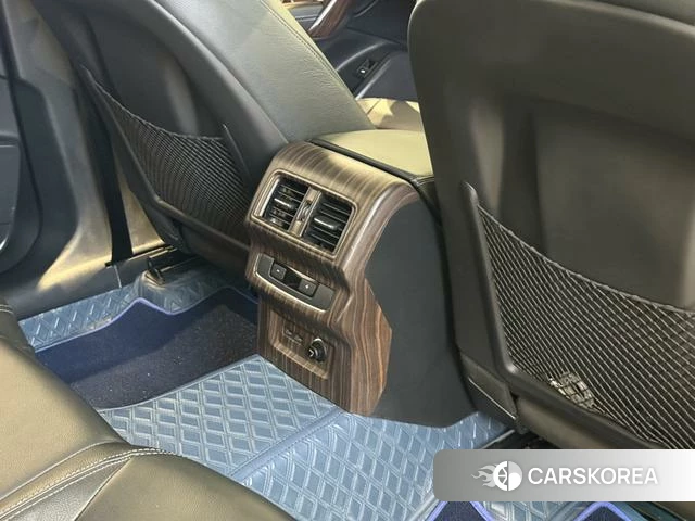 Audi Q5L id 4259981 из Китая 9